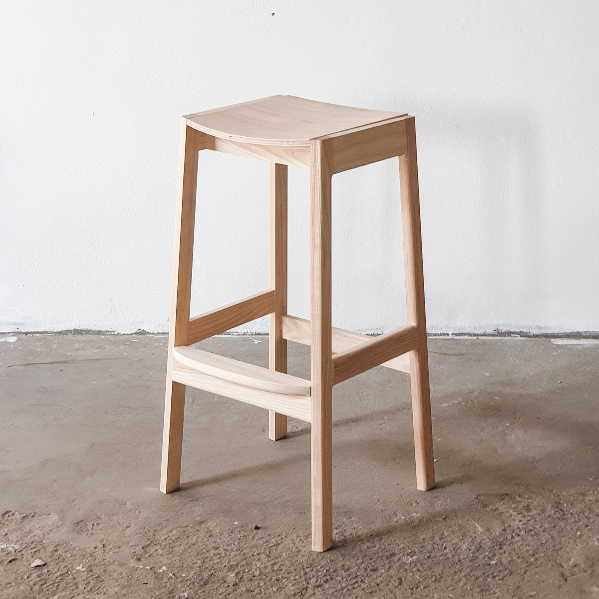 ジーンズをリサイクルした「ステラポップ」のサスティナブルな家具～Tami bar stool～ ジーンズをリサイクルした「ステラポップ」のサスティナブルな家具