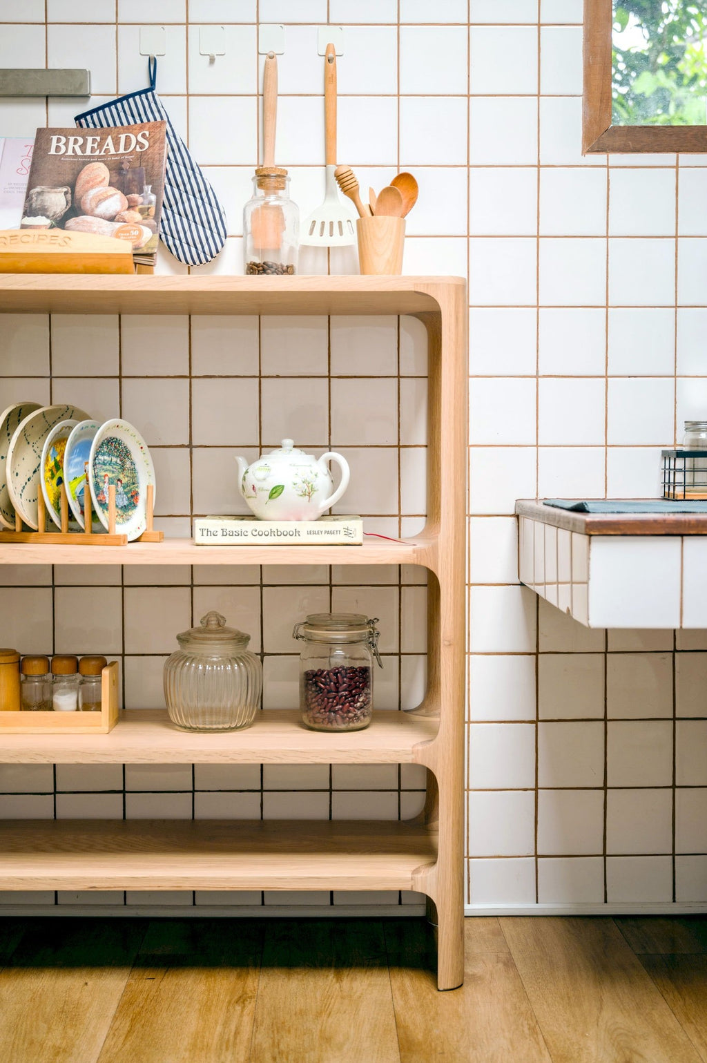 Curve Shelves