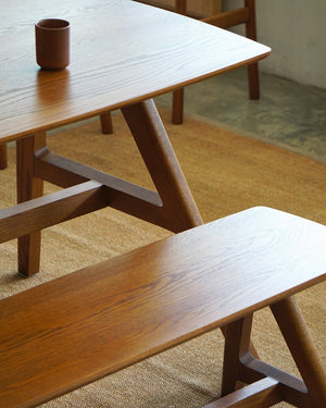Nichi Table