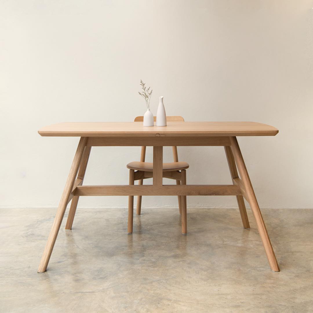 Nichi Table