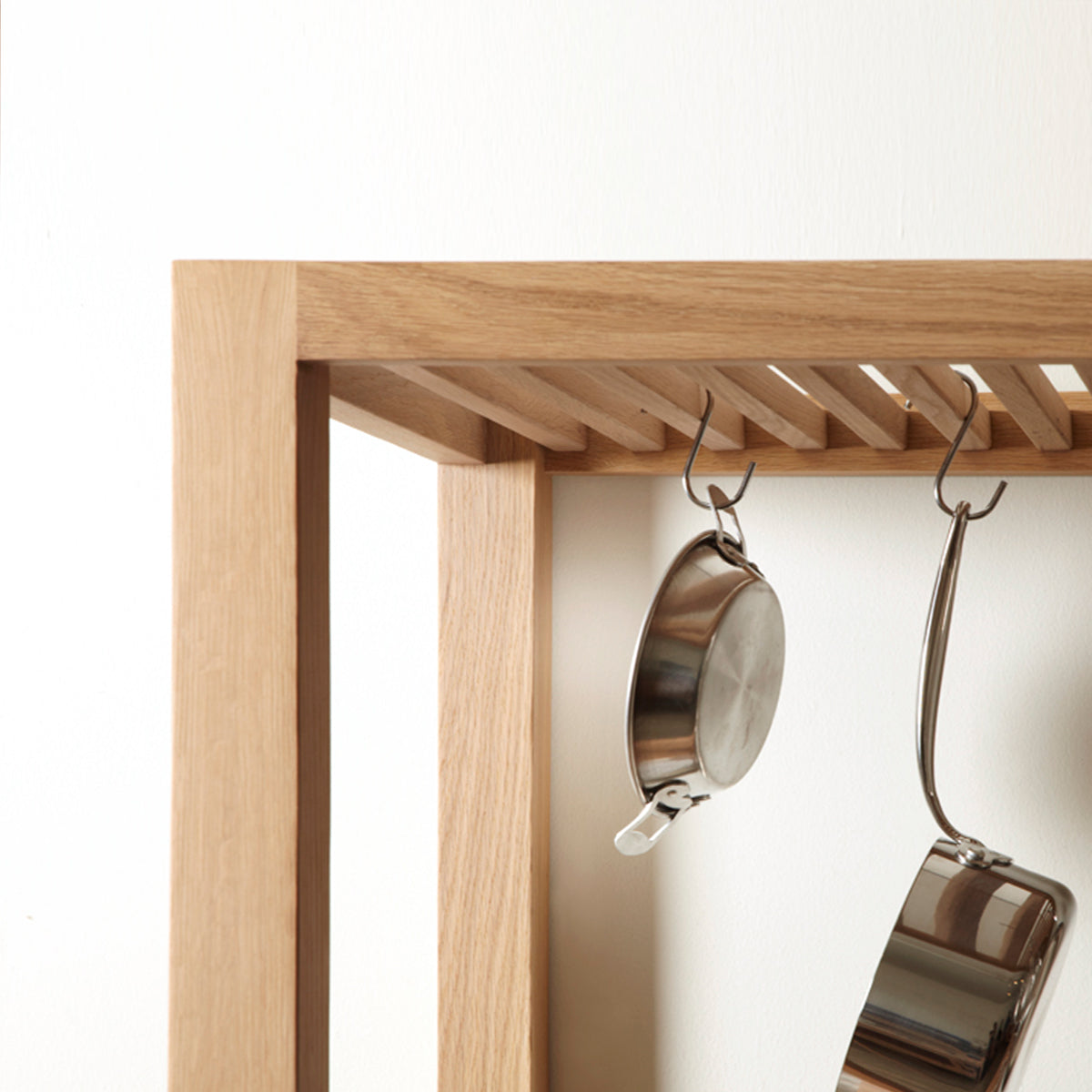 Krua Freestanding